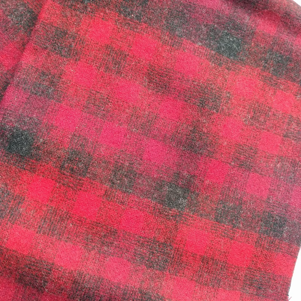 NWOT Pendleton Red & Charcoal Gray Plaid Scarf Muffler